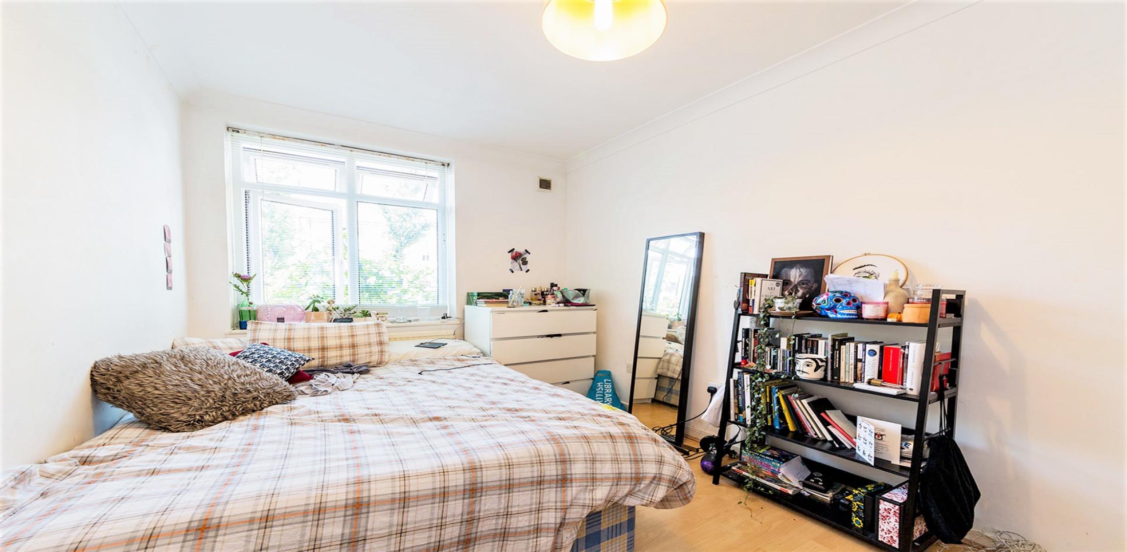 			2 Bedroom, 1 bath, 1 reception Flat			 The Avenue, KILBURN